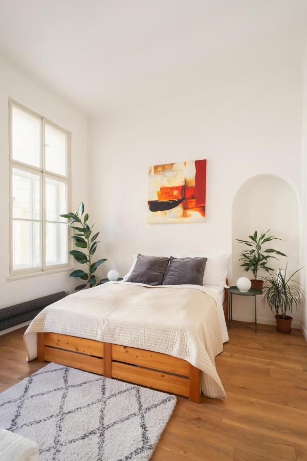 Days - Spacious Designer In Center - Powder Tower Praag